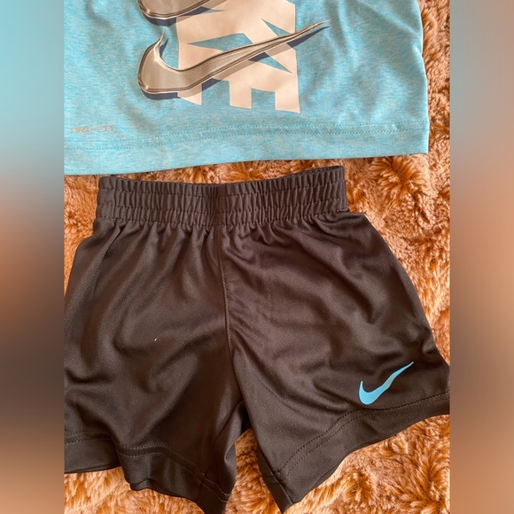 Like new Nike dri fit short and t shirt set in 2T - Picture 3 of 5